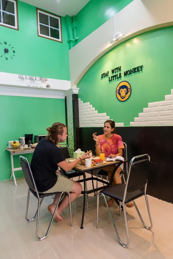 Little Monkey Hostel Янгон Экстерьер фото