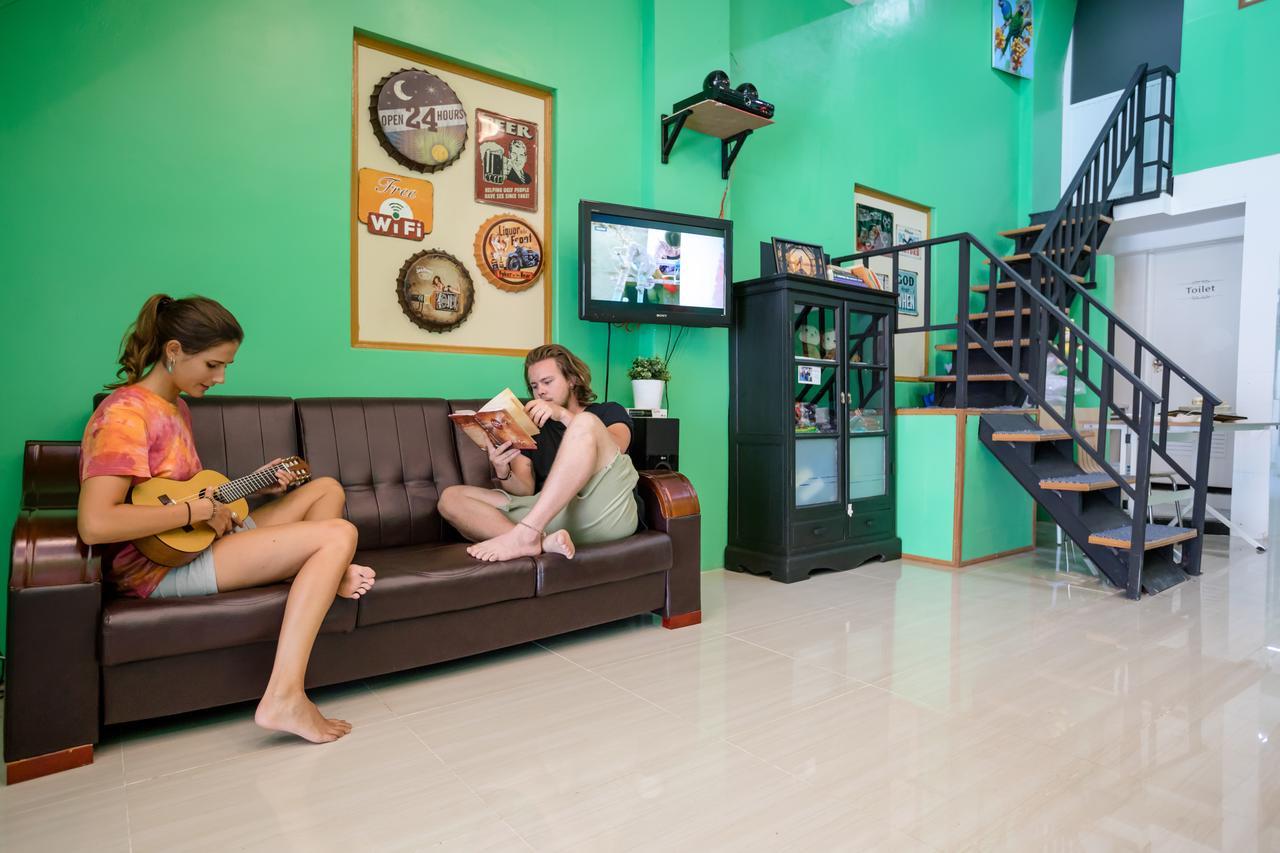 Little Monkey Hostel Янгон Экстерьер фото